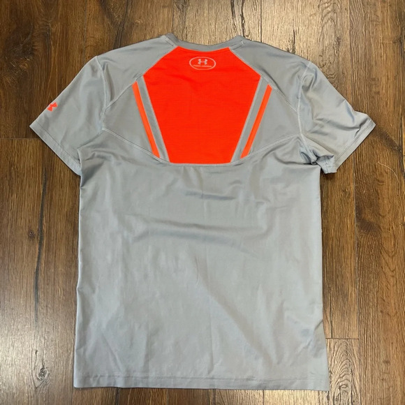 Under Armor fitted short sleeve tee SZ MED - Picture 6 of 6